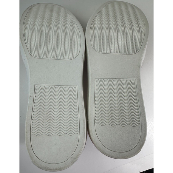 Torrid Embellished Slip On Sneakers Celebrate Love Rainbow Shoes Women's Size 9W - Picture 13 of 15